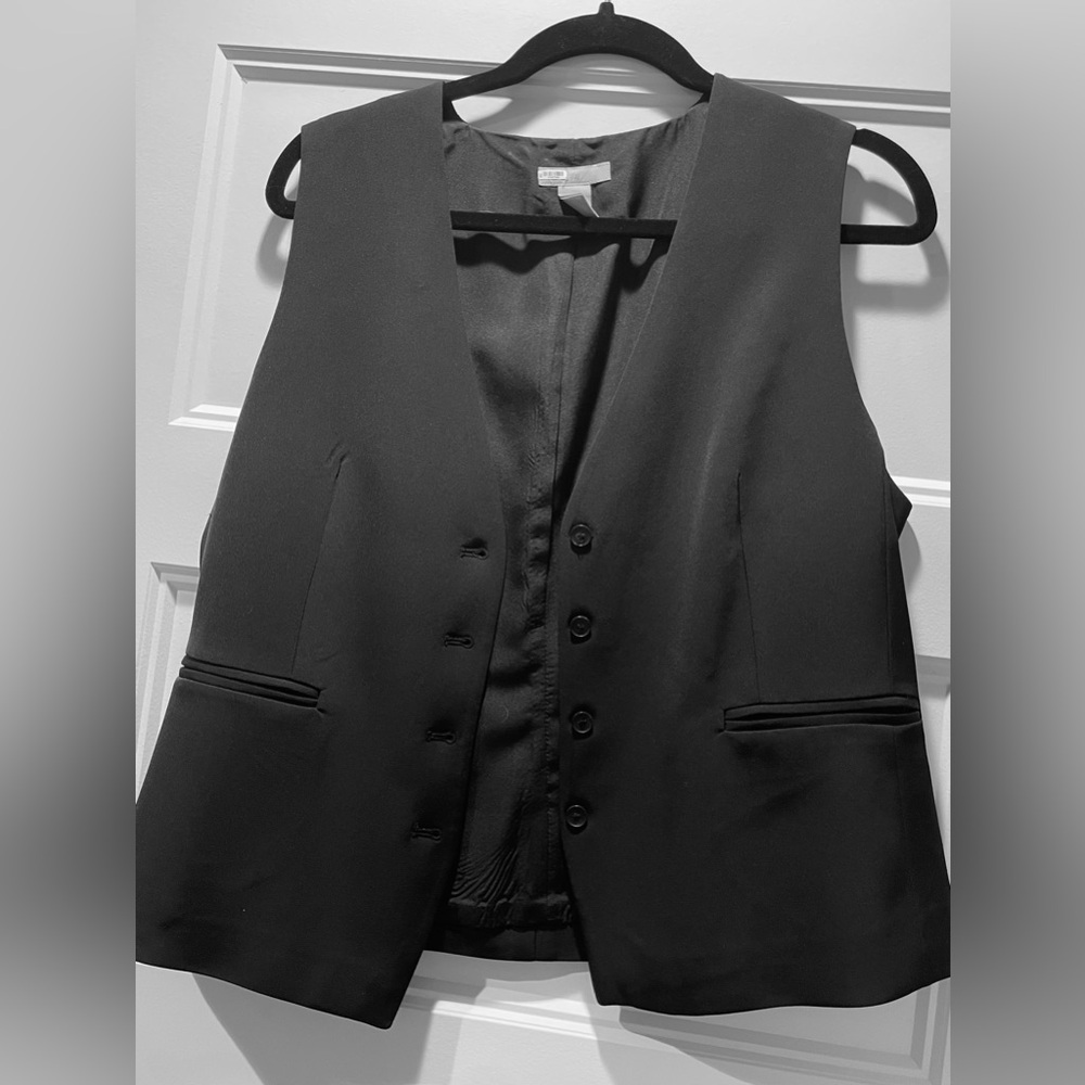 H&M ladies black 4button vest NWOT sz medium